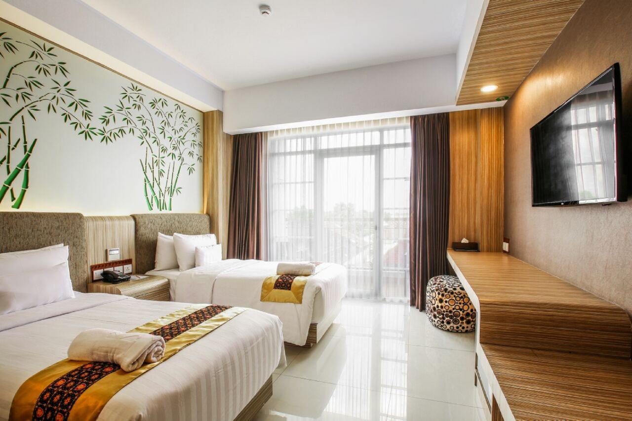 Kj Hotel Yogyakarta Exterior foto