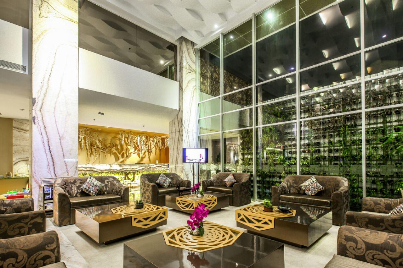 Kj Hotel Yogyakarta Exterior foto